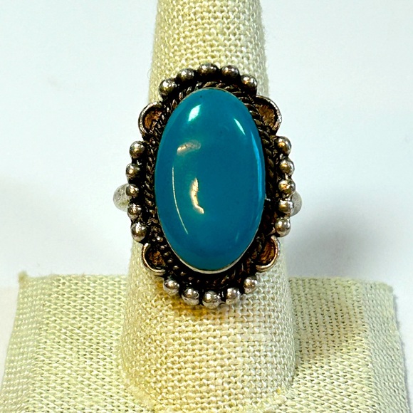 Faux Turquoise Silver Tone Ring Southwest Native Design Size 8 Costume Ring - Picture 3 of 7